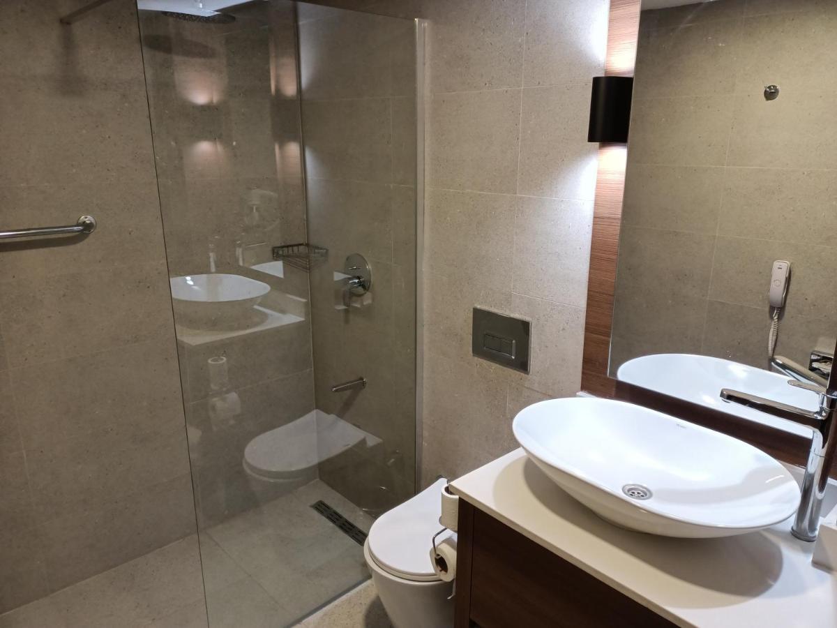 Ring Downtown Hotel Antalya Bagian luar foto